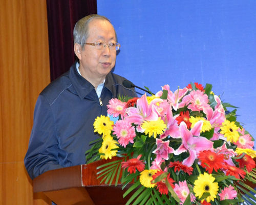 中國經(jīng)濟體制改革基金會彭森：當前宏觀形勢和面臨任務                                                                        